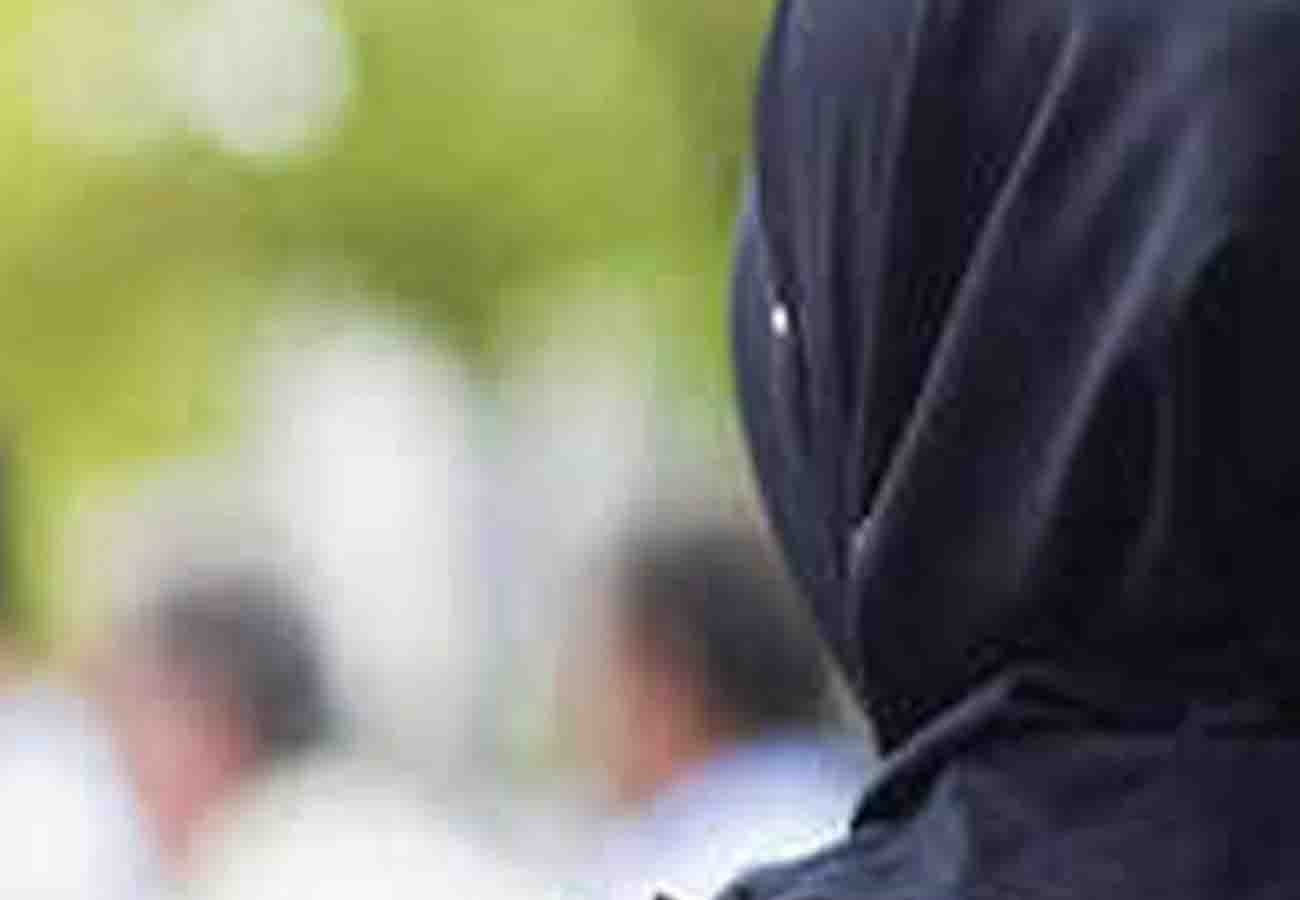 Police questioned to man who were wearing a burqa in Unnao