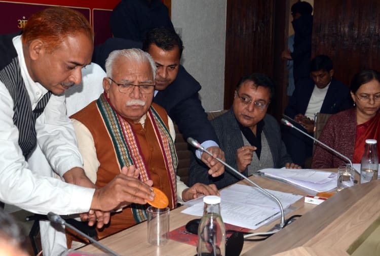 Chief Minister Manohar Lal inaugurates Antyoday saral center in Karnal