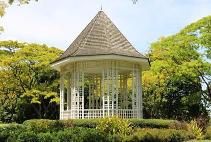 Singapore is the best honeymoon destination and new year celebration