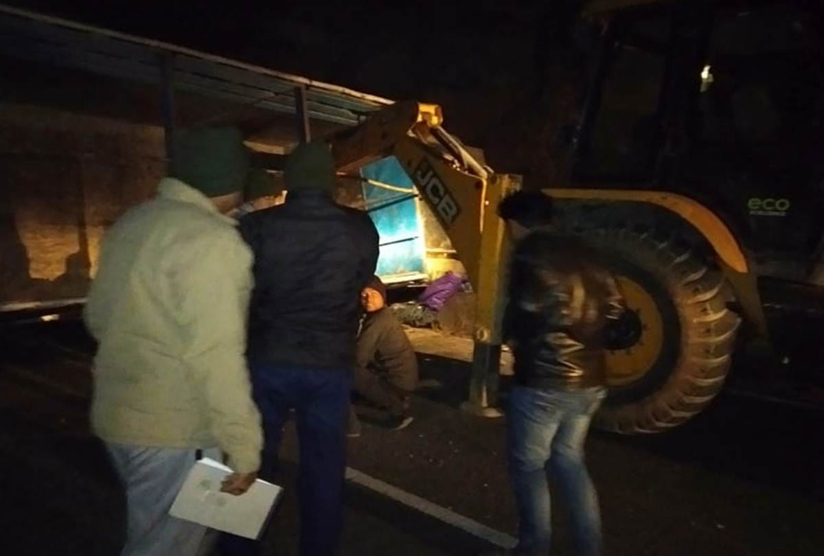 Road Accident in Badrinath highway, 1 dead 3 other injured