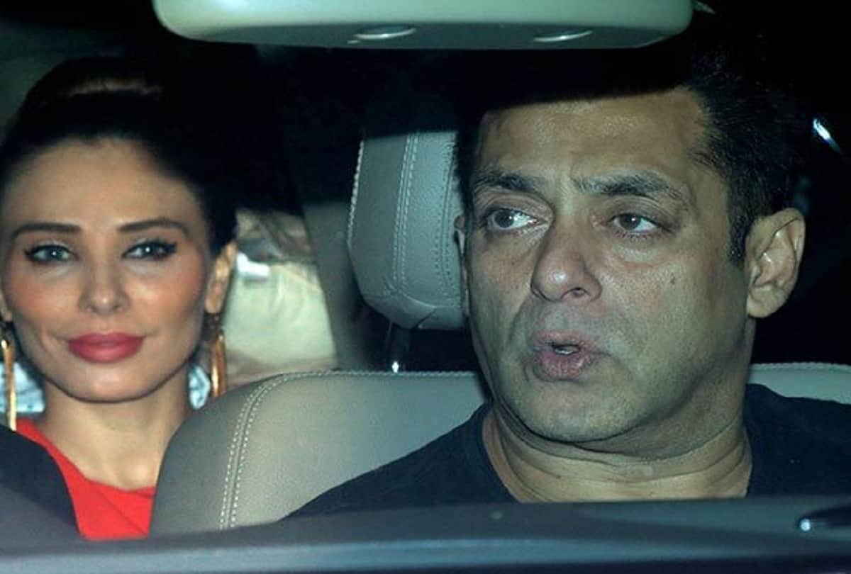 salman khan was spotted with lulia vantur before a day of birthday