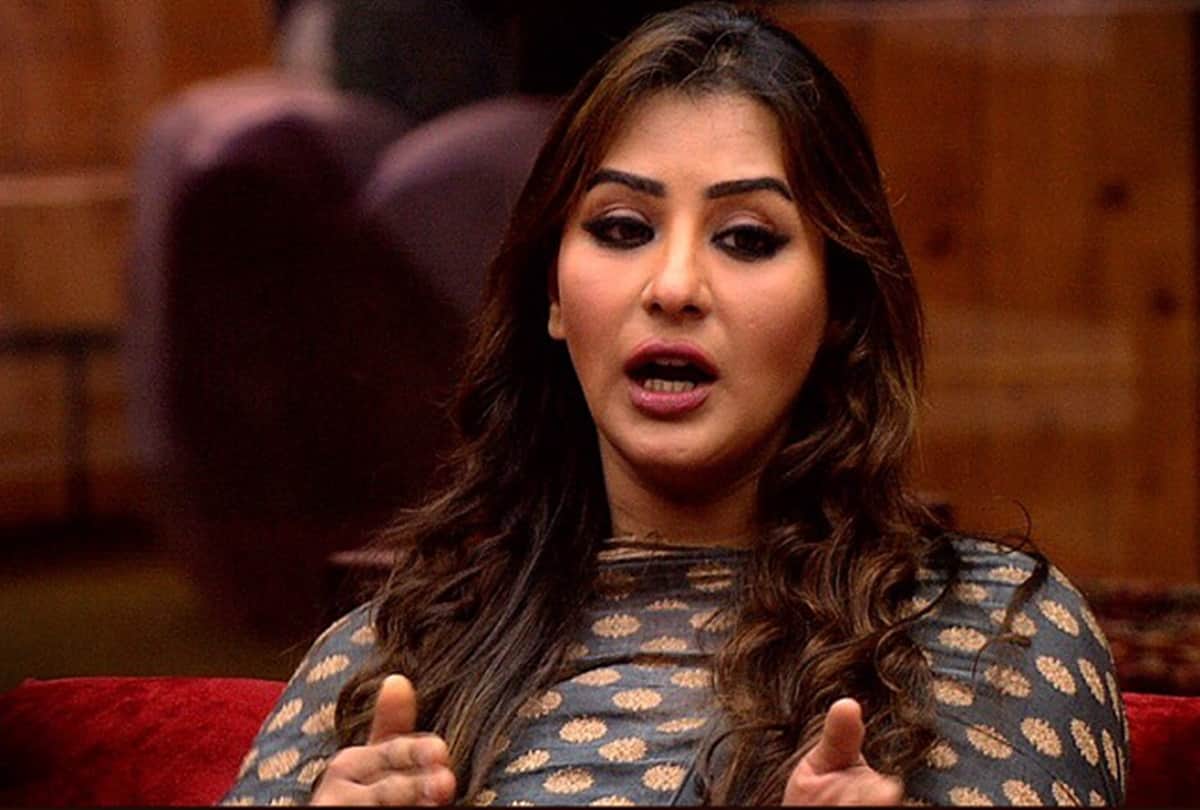 bigg boss 13 shilpa shinde supports colors employee feriha video viral