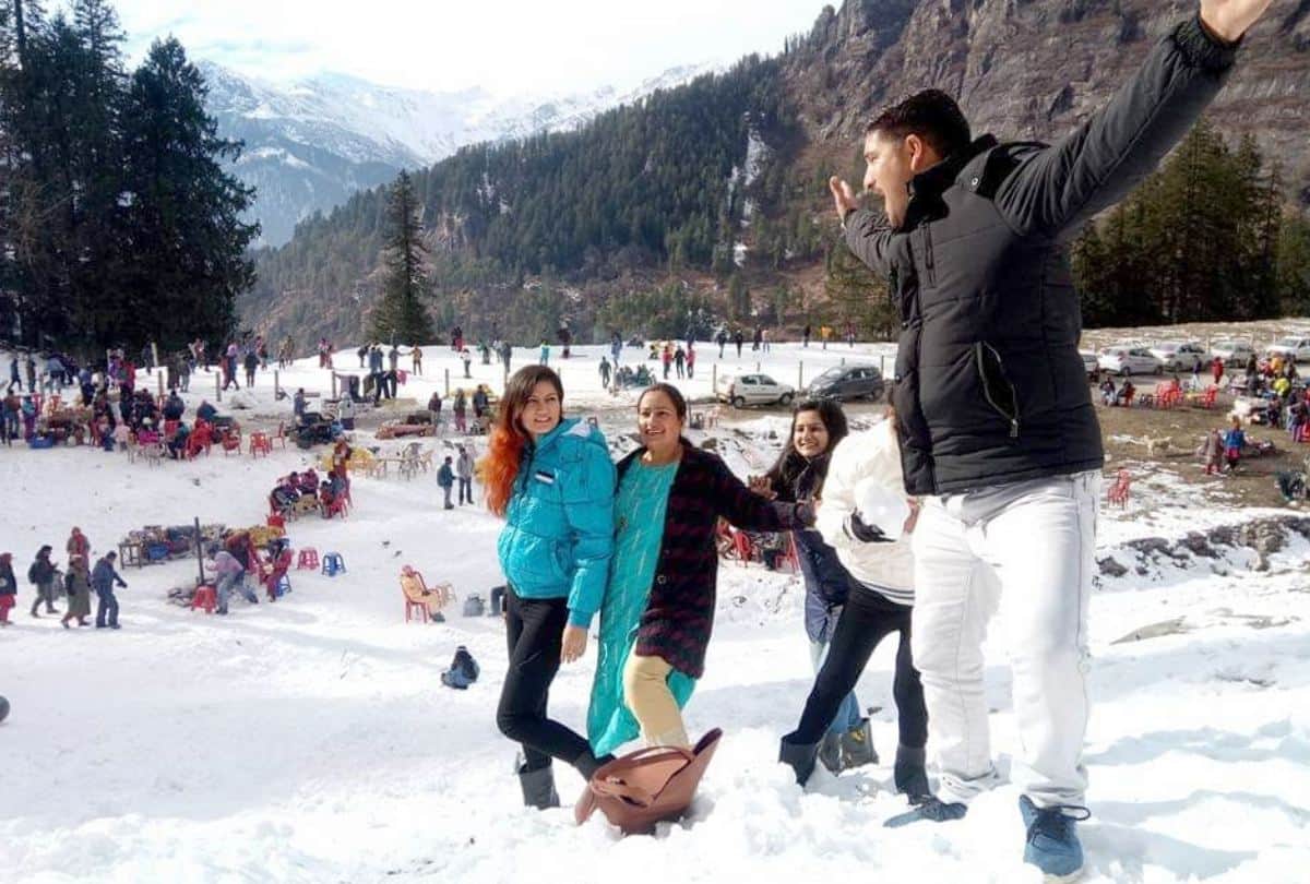 snowfall in manali kufri himachal weather report