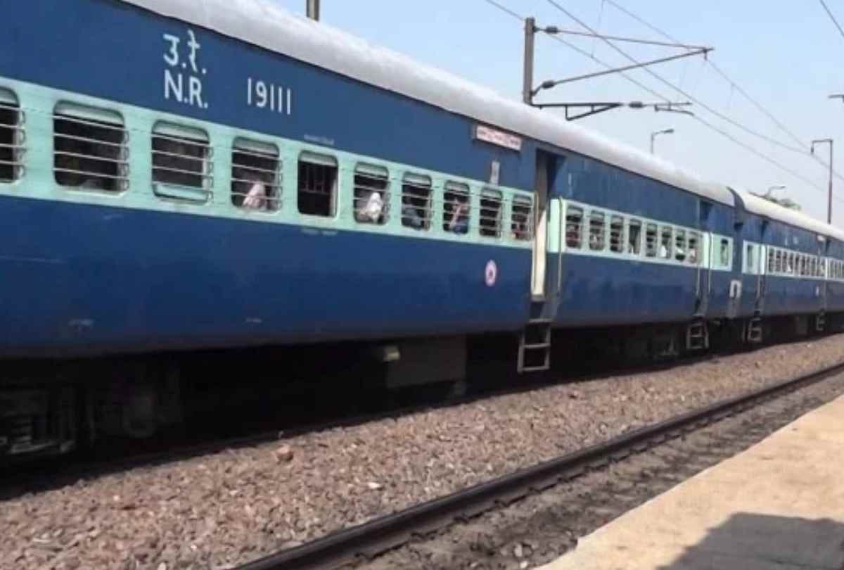 peoples are facing problems because of mismanagement of railway