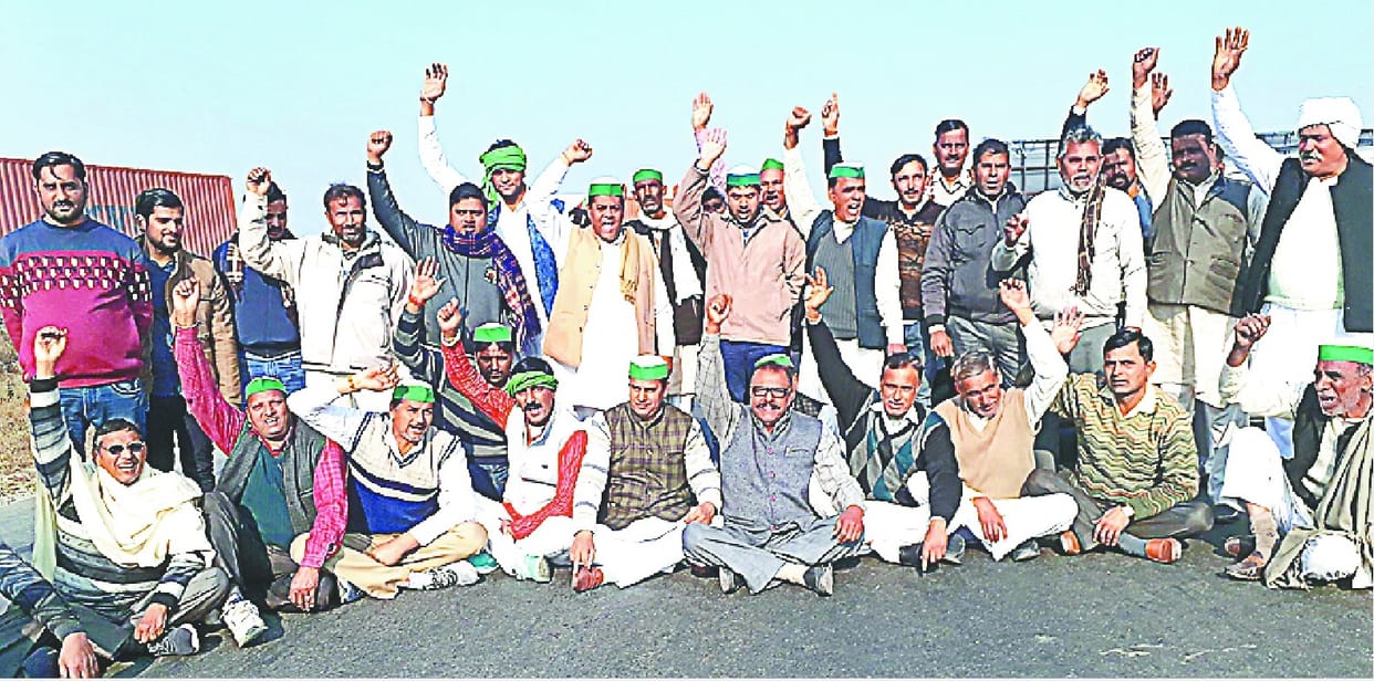 Farmers hostage employees