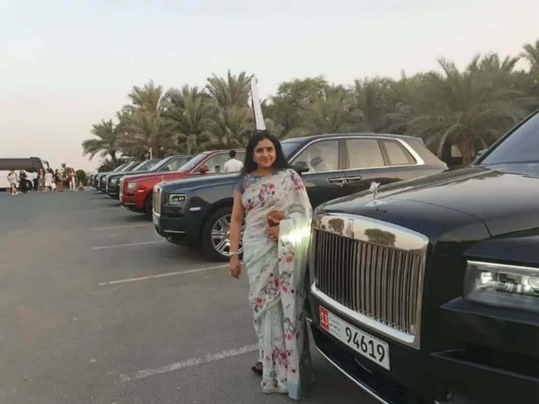 bangalore husband gifted Lamborghini Huracan supercar to his doctor wife in india