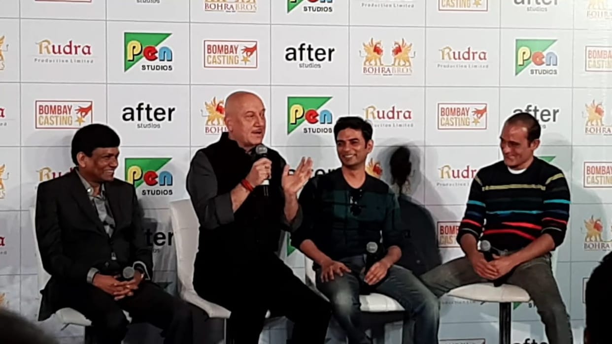 anupam kher speaks up on the accidental prime minister