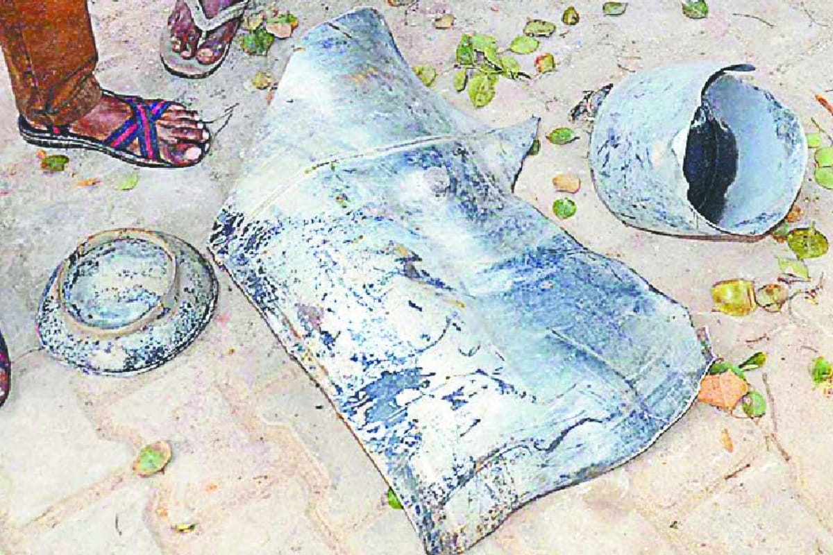 Six Injured After A Gas Cylinder Blasted At Bus Stand In Baghpat student ran for help