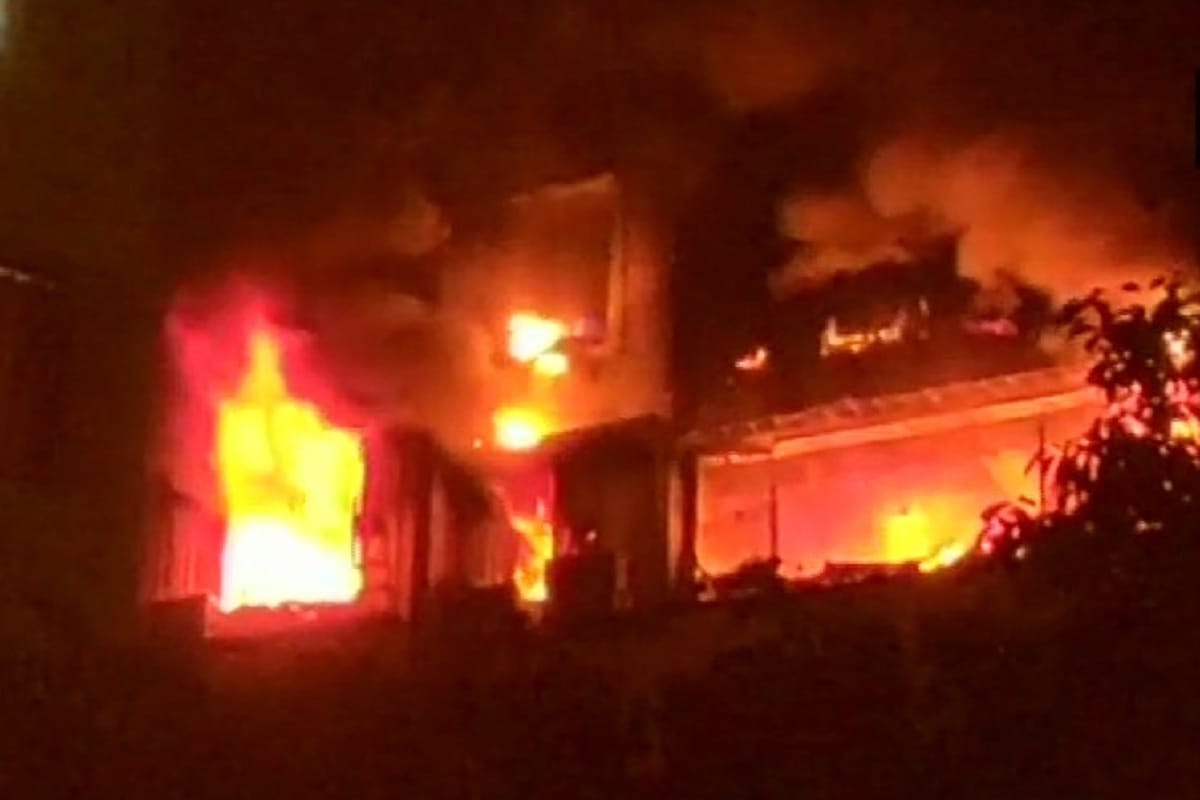 Furious fire in the endogenarm factory, many fire brigade on the spot