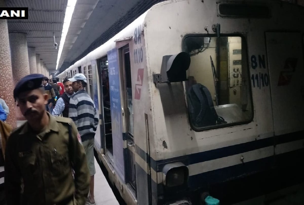 16 passengers injured in kolkata metro fires