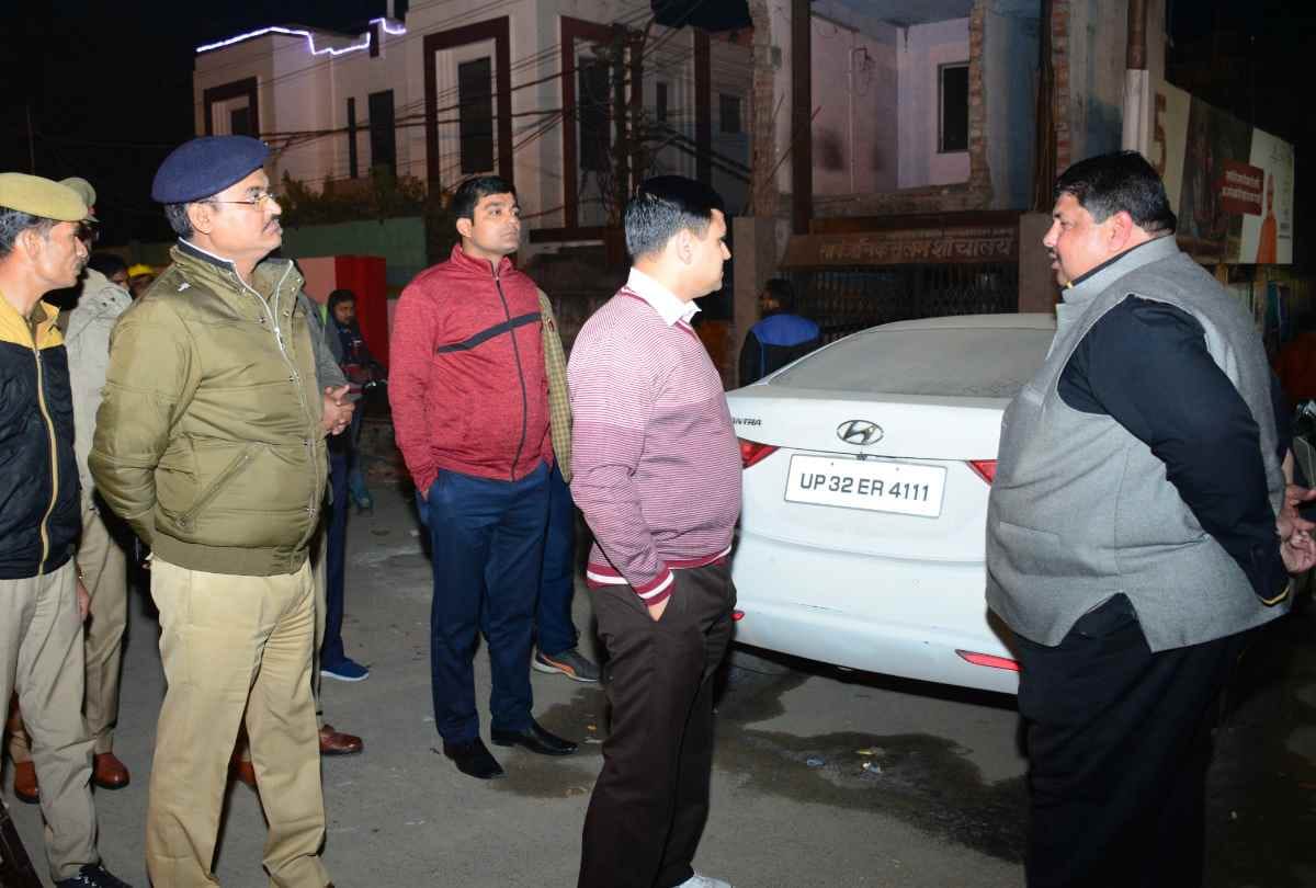 DM takes charge to improve traffic system in lucknow