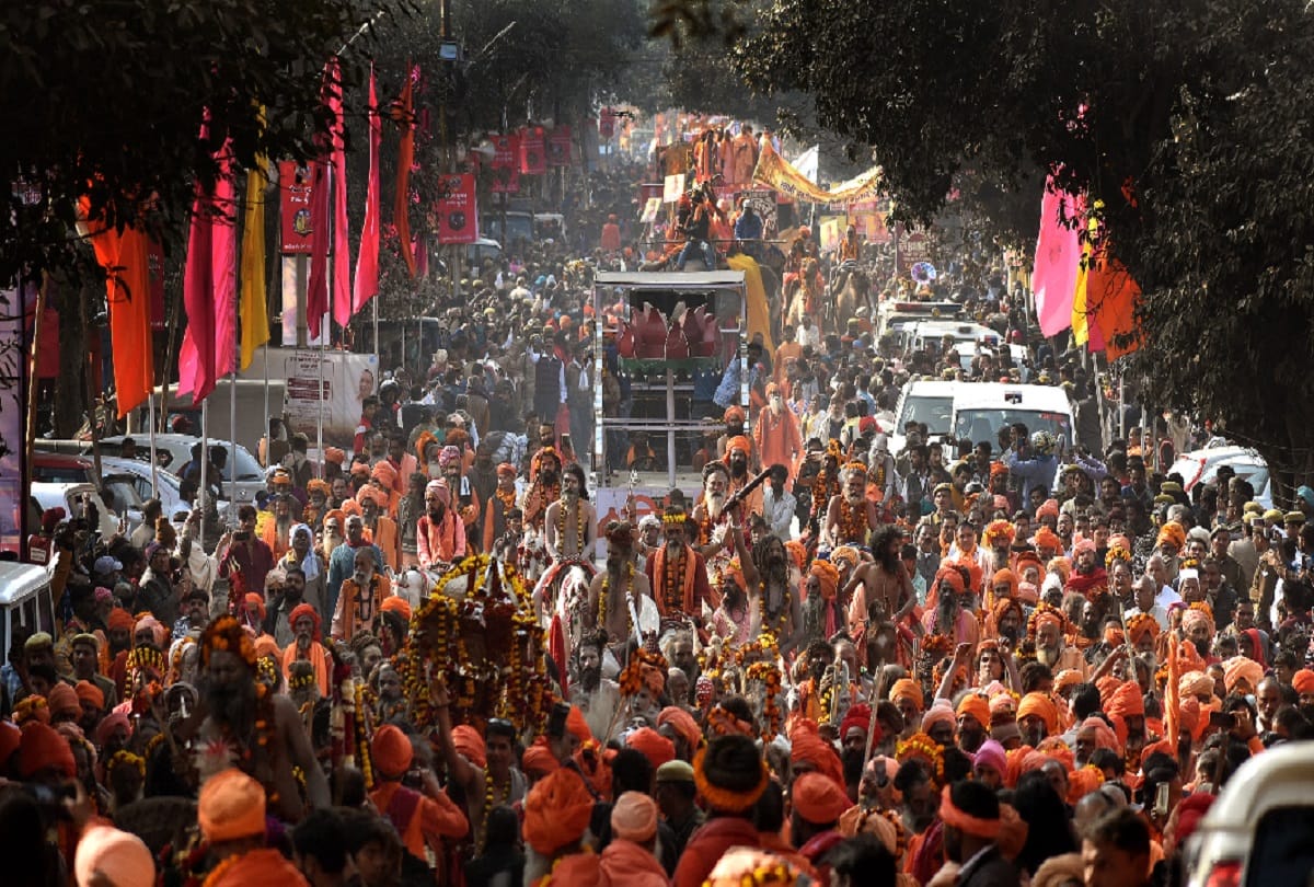 Kumbh 2019- Peshwai of Avahan Akhara with Acharya and Mahamandaleshwar