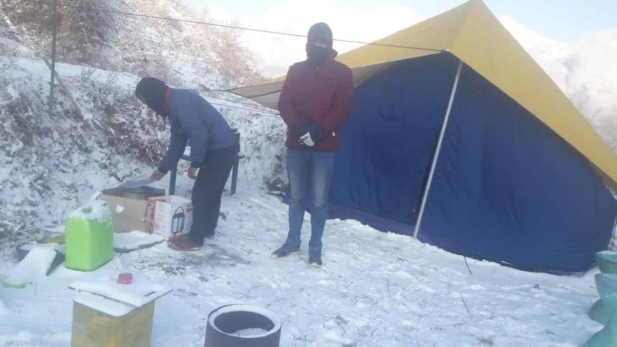 Snowfall in Auli before new year 2019 photos