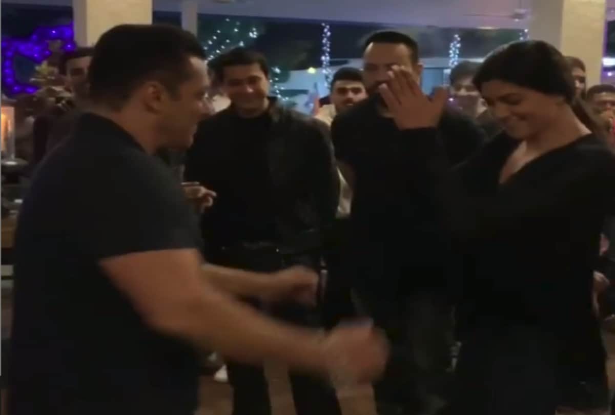 Sushmita Sen dance with Salman Khan on his Birthday video has been viral
