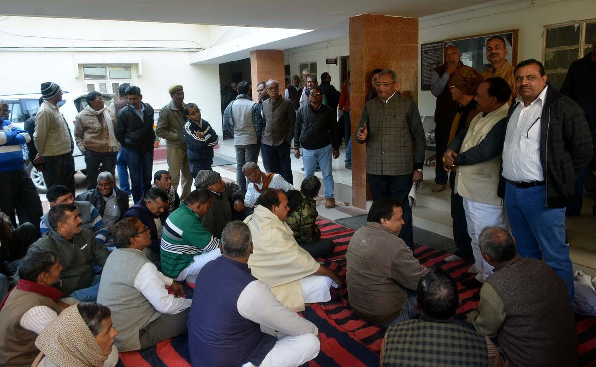 Varanasi development authority employees strike due to dispute between VDA officer and MLC