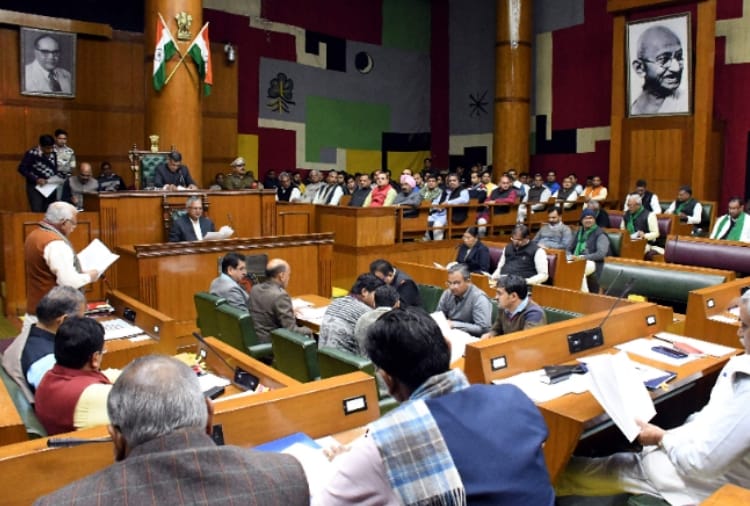 Congress-INLD Walkout on Farmers' Debt waiver issue