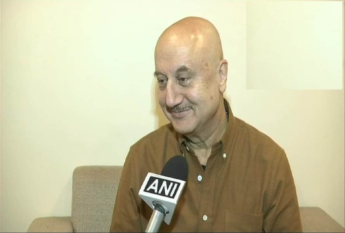 anupam kher statement on the accidental prime minister