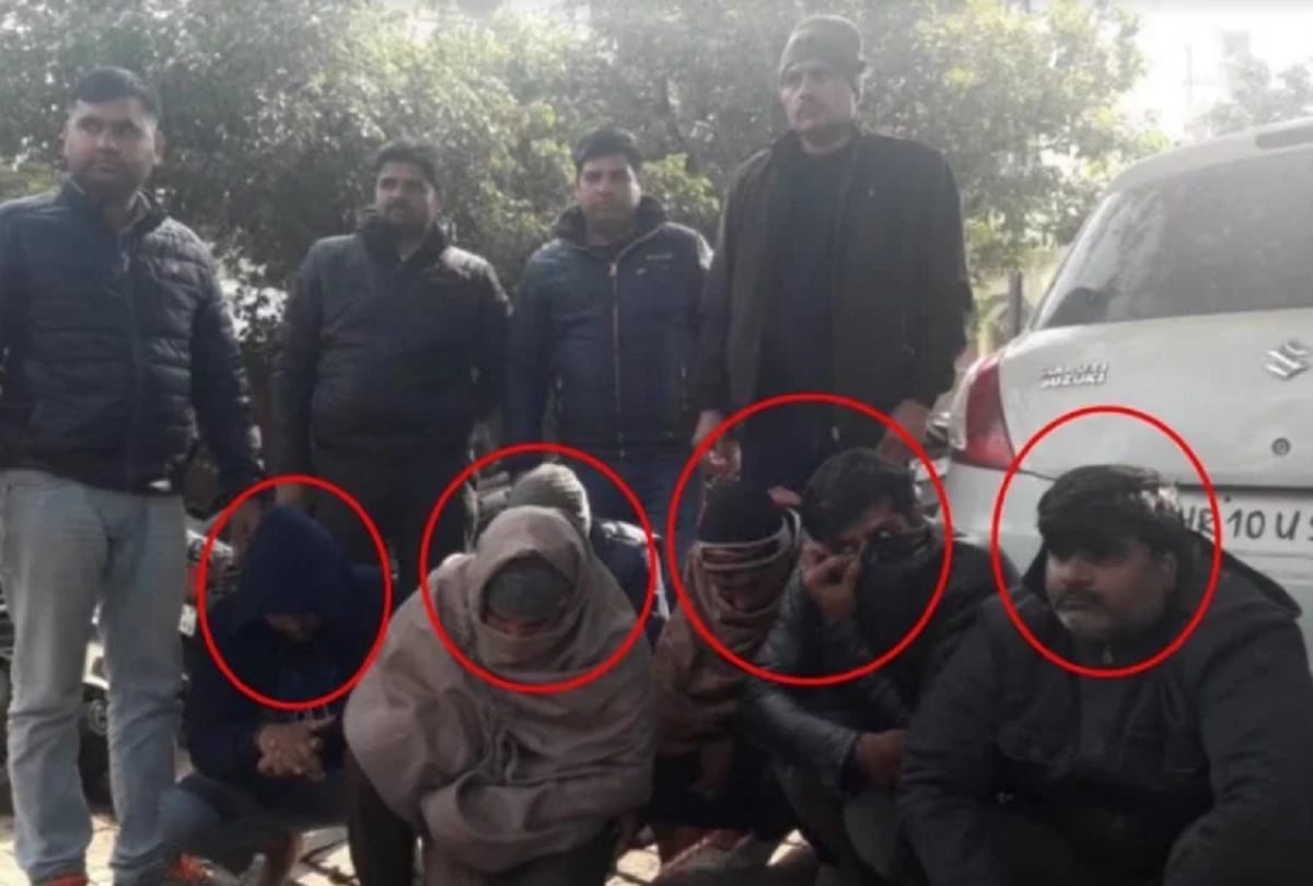 Baghpat, Solver gangs are prepared in coaching centers and this is where candidates are trapped