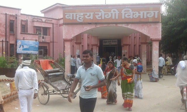 Childbirth in a hospital without a specialist doctor