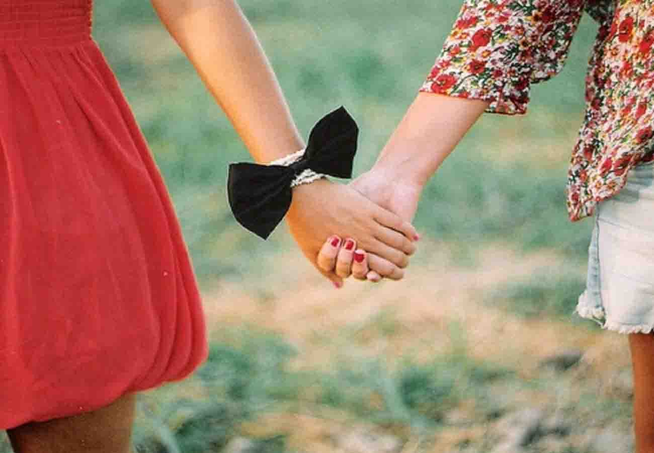 Two Homosexual Girls fallen in love and get married