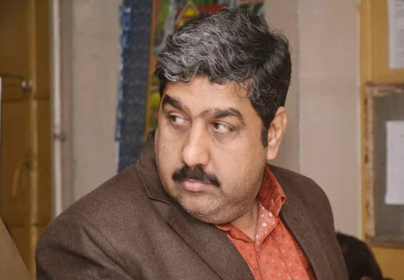 Income tax department will file case against builder Anand khatri in kanpu