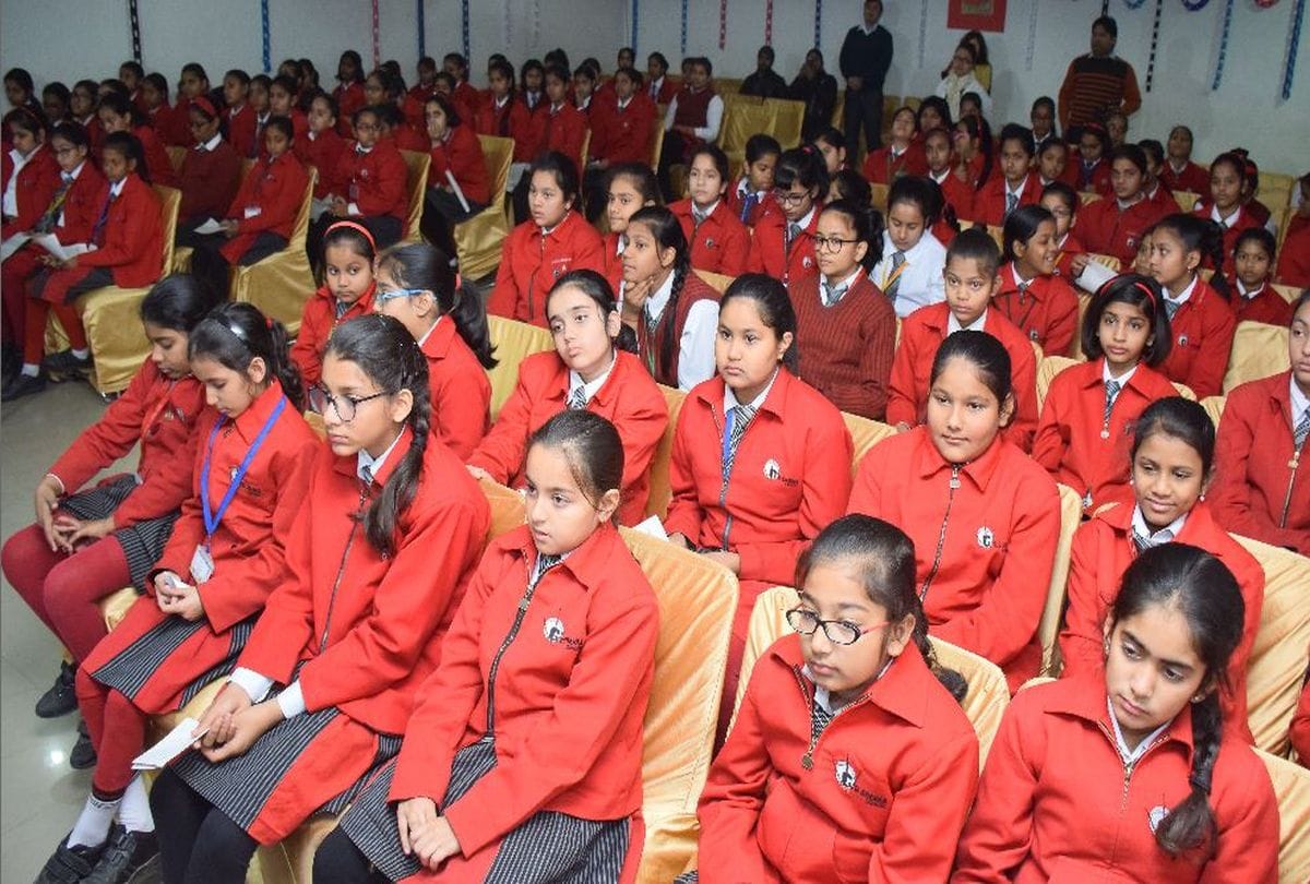 aparajita 100 million smiles students aware girl security by play in gd goenka school agra
