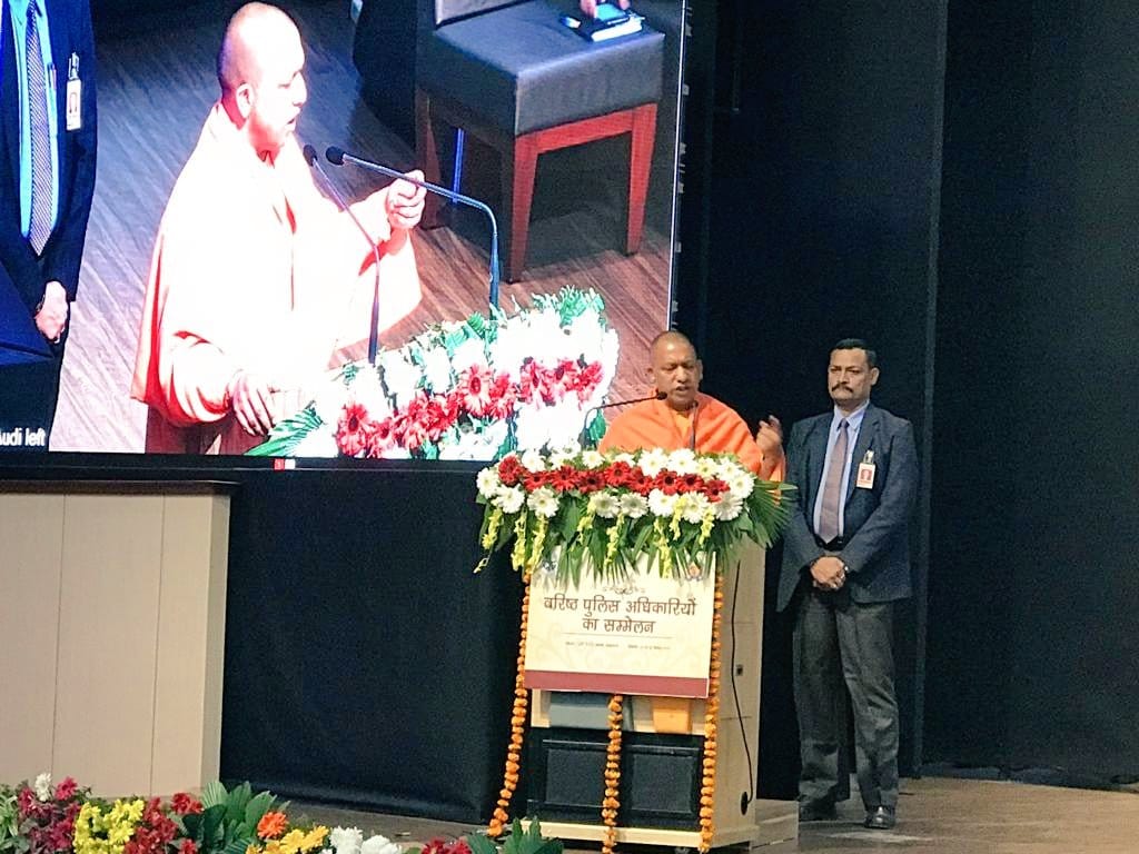 cm yogi honor police officers with cm medal