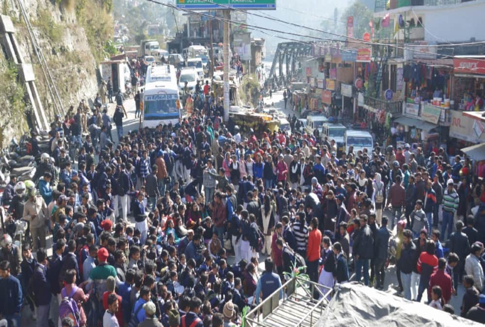 Many Boys sexually assault with girl student angry people jam traffic in chamoli