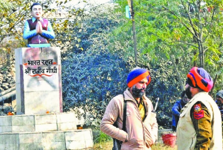 Rajiv Gandhi's statue will protect by policemen in Ludhiana of Punjab
