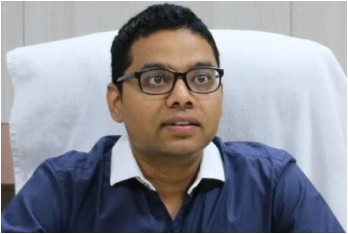 lokesh kumar jatav to be the next dm of indore