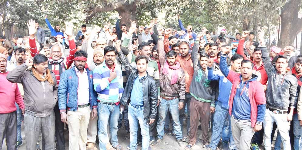 ऑटो चालकों ने किया प्रदर्शन