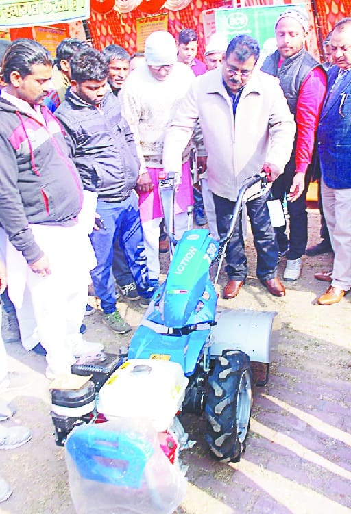 aadhunik kheti kar adikh laabh kamaaye