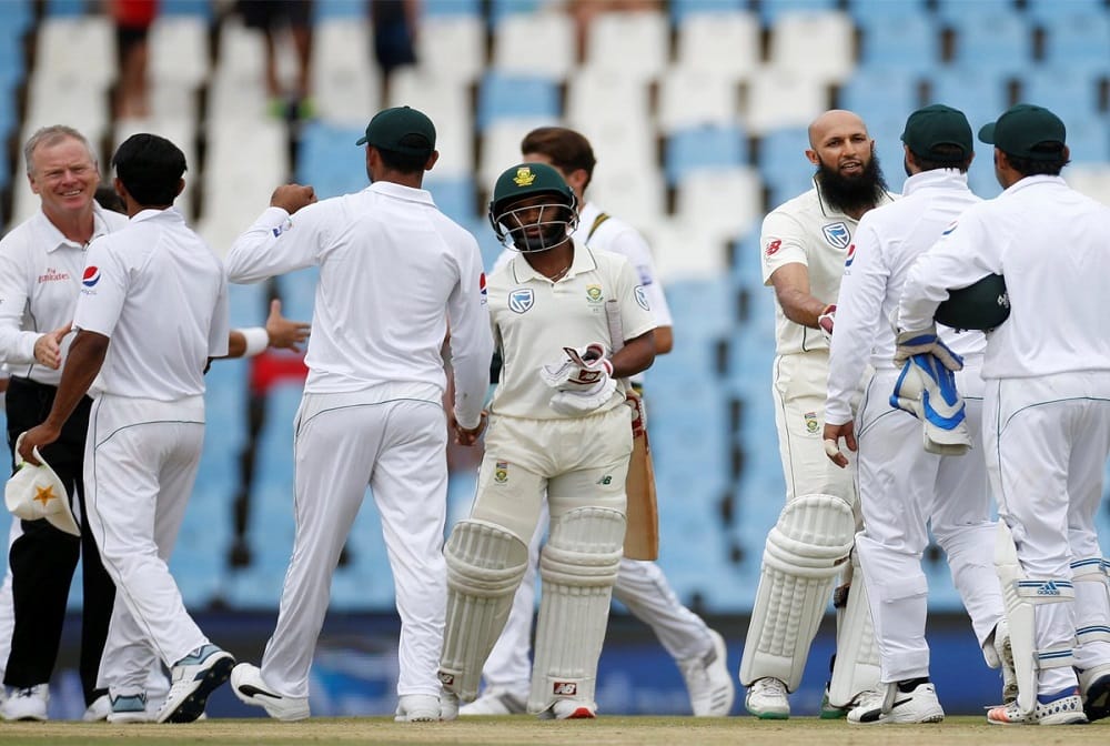 South Africa won first test by 6 wickets against pakistan, Duanne Olivier is hero of the match