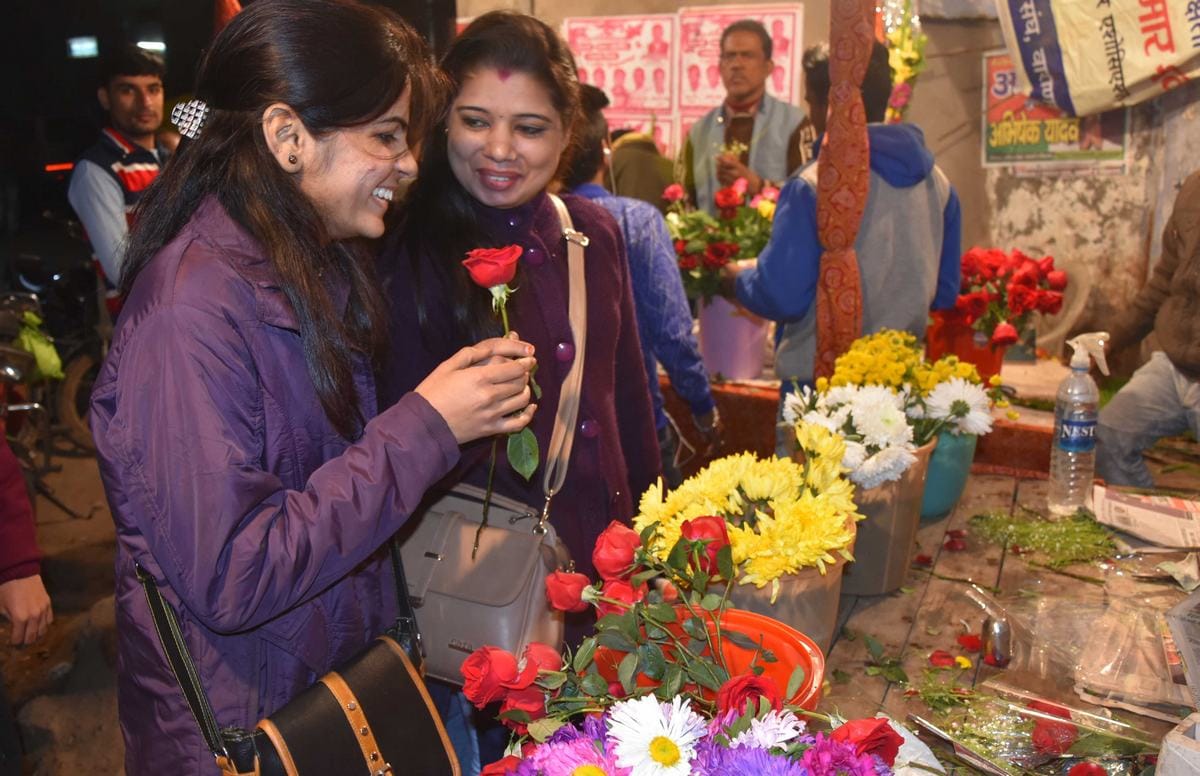 New year 2019 celebration preparation in varanasi