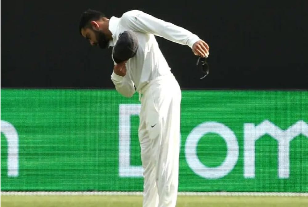 virat kohli special gift to jasprit bumrah in melbourne ground in third test