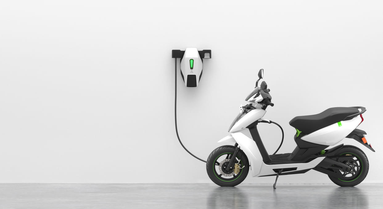 ather energy launched android support touch screen with reverse gear electric scooter