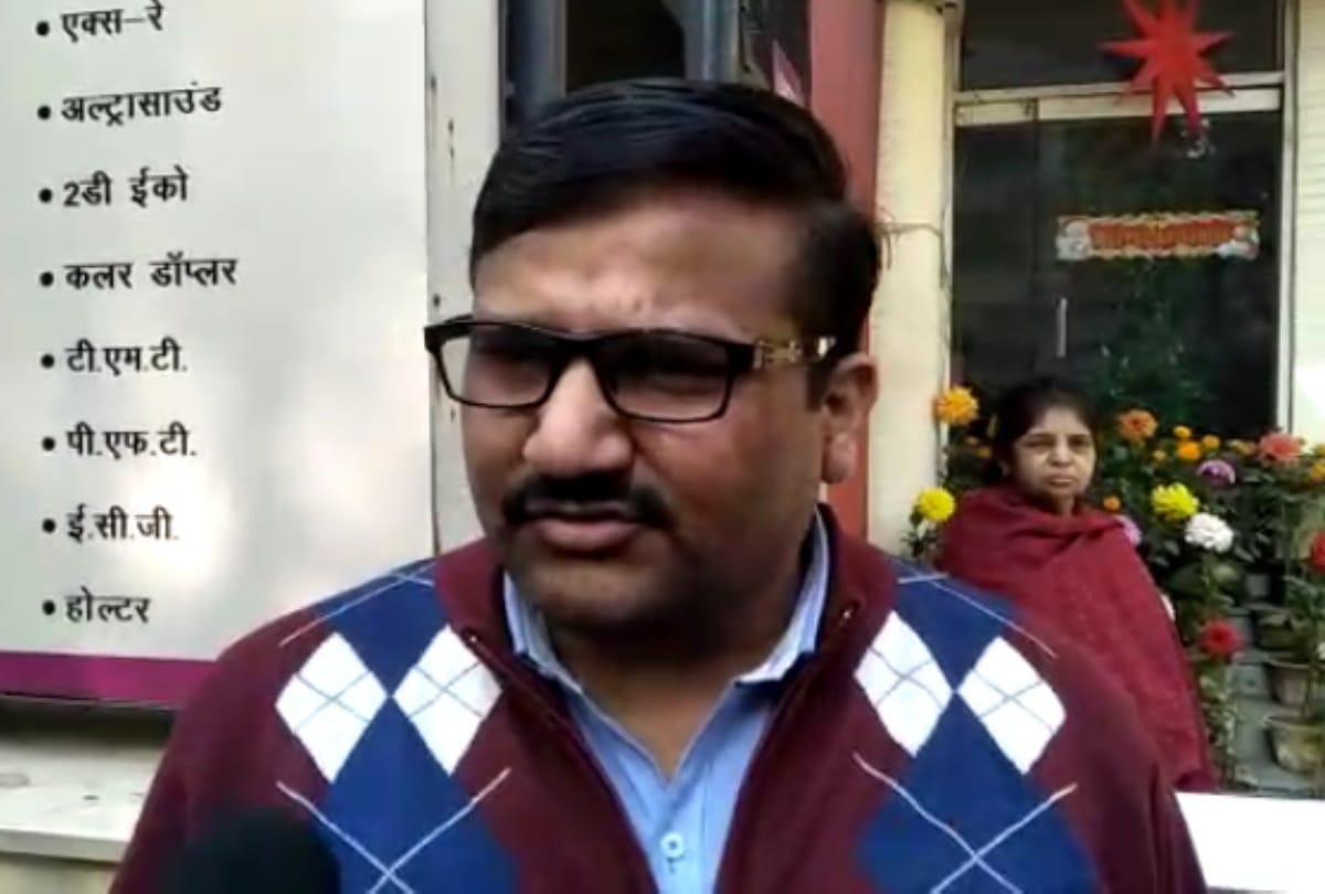 delhi class 6 boy falls off 3rd floor of school badly injured parents accused school for negligence