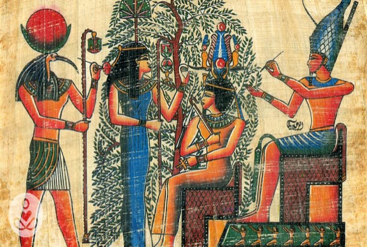 This queen was bathed with 700 donkeys milk everyday to look beautiful