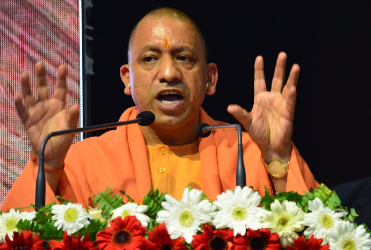 Yogi adityanath most searched Chief Ministers of country in Google Trend