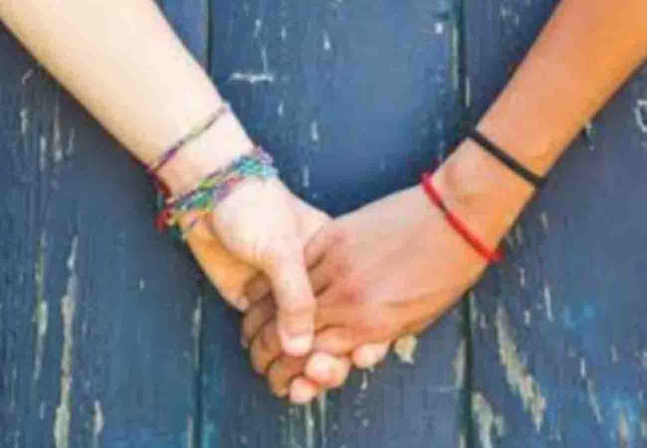Two Homosexual woman fallen in love and get married