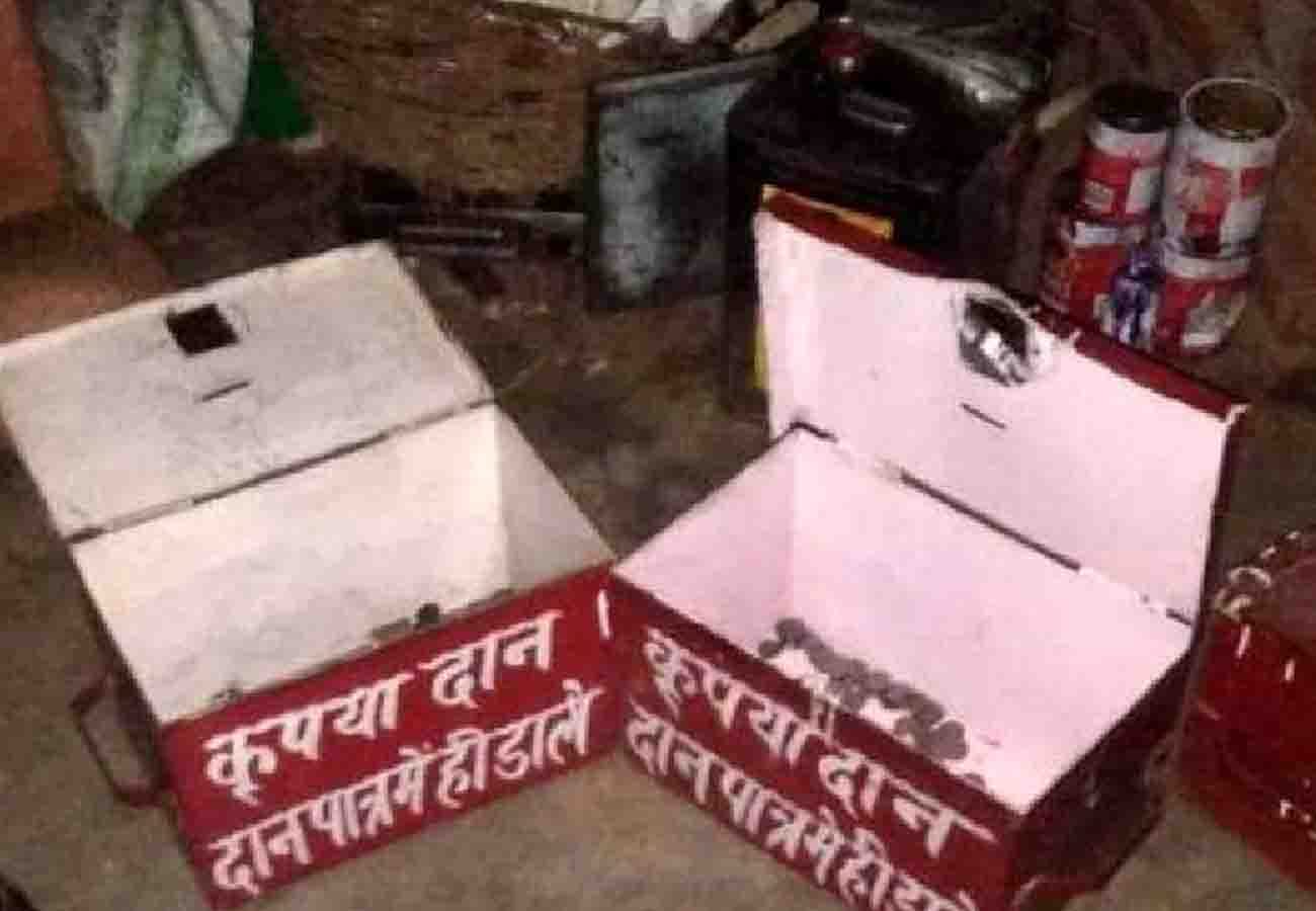 robbery in kannauj temple saint injured in firing