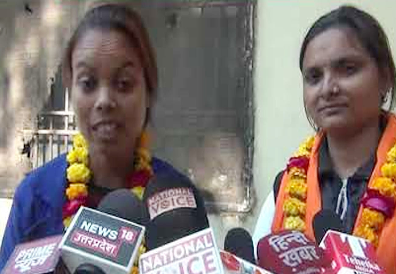 Seven vachan of lesbian couple wedding