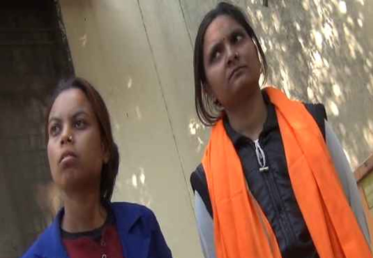 Seven vachan of lesbian couple wedding