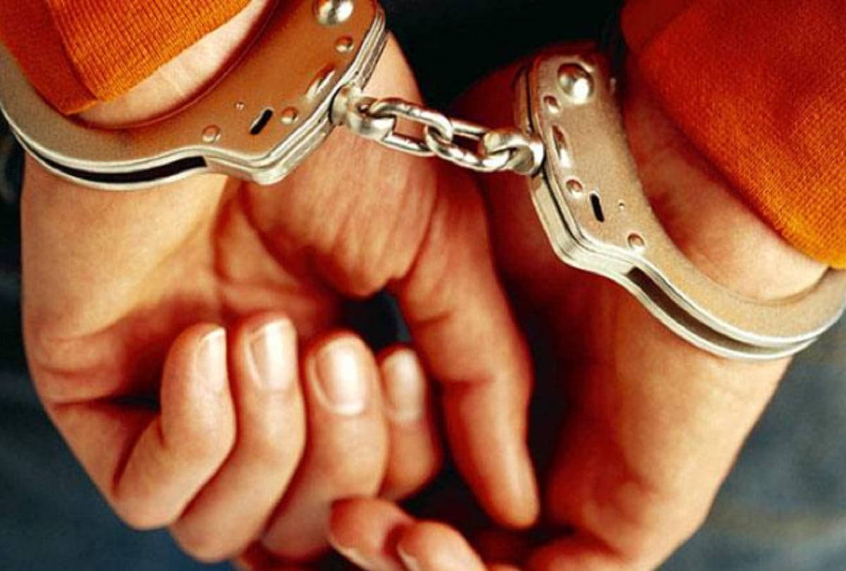 Chargesheet for fraud against six people