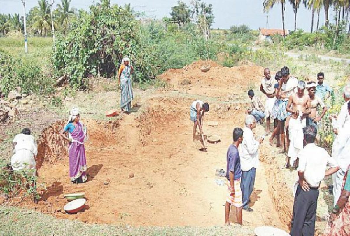 officers suspended due to irregularities in mnrega in gonda