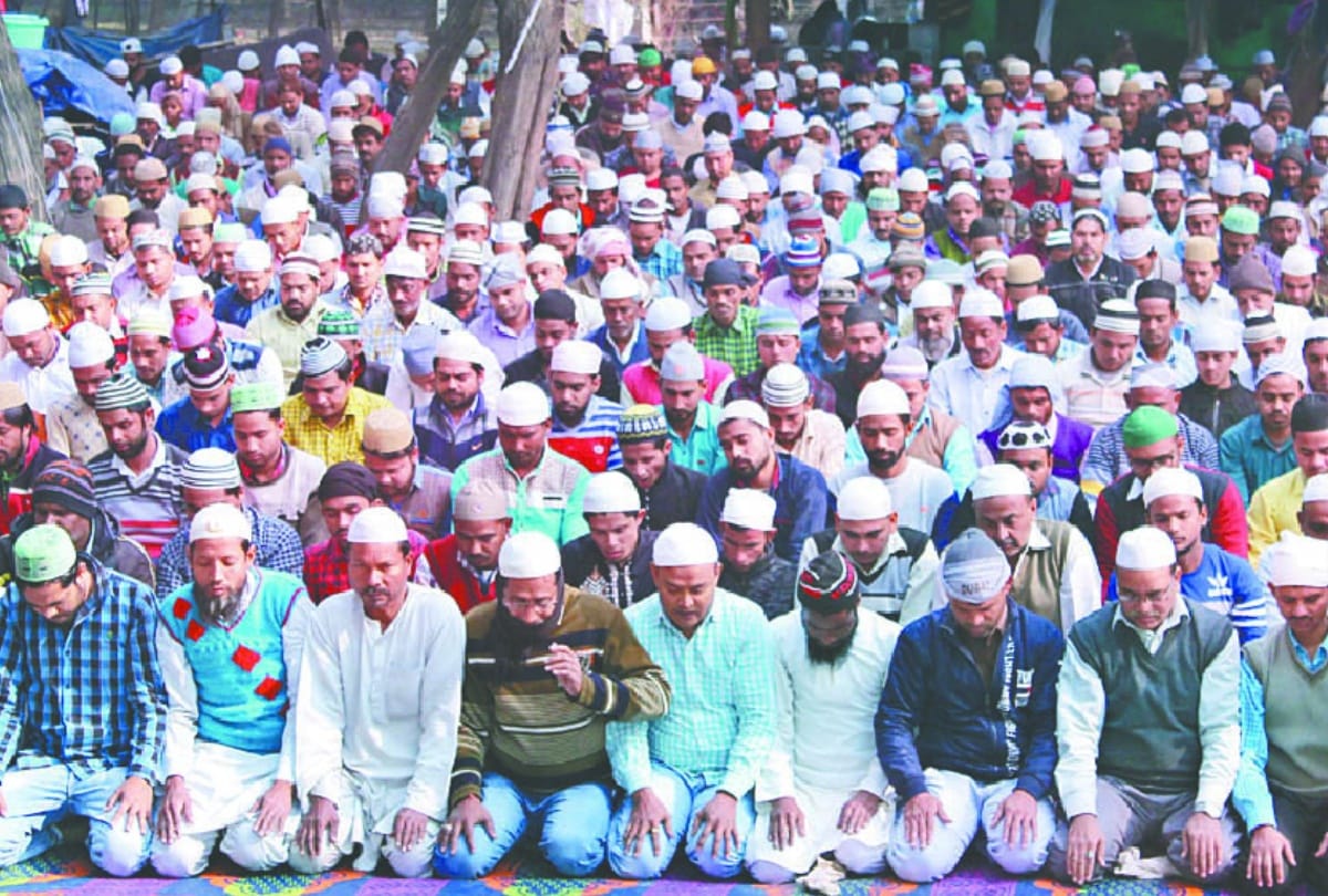 crowd gathered in Noida Park for Namaz after controversy