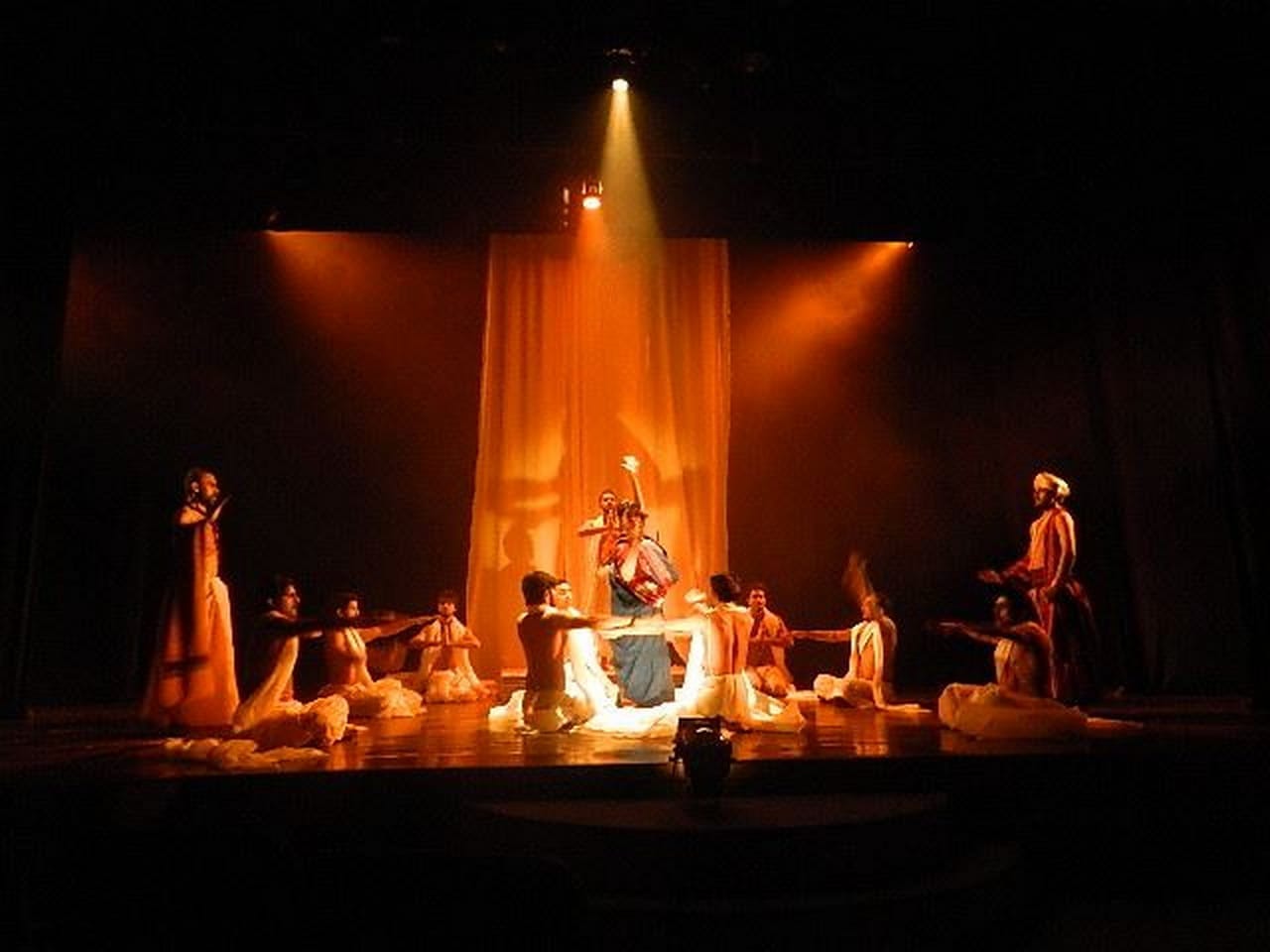 panna bharat ram theatre festival 2018 last day girish karnad paly agni aur barkha played on stage