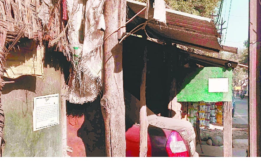 Empty the railway land in a week, encroachment