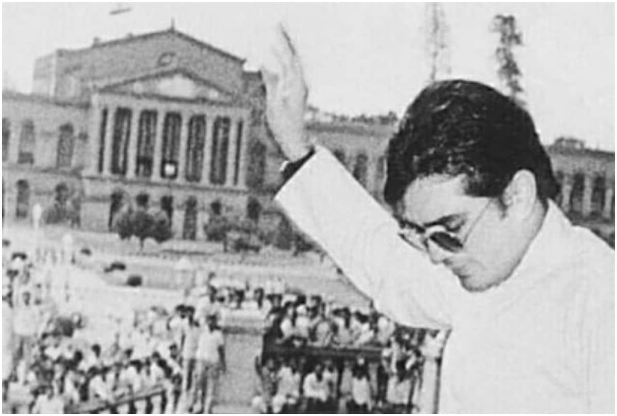 Rajesh Khanna death anniversary: Rajesh Khanna crazy fan bleeds applies blood as sindoor in his name