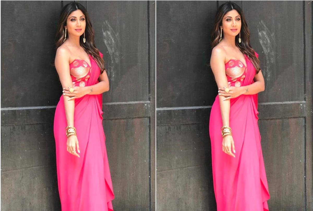 Shilpa Shetty Adjusting Her loose Jeans and she Gets Trolled by users